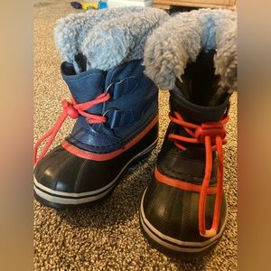 Toddler waterproof Sorel boots size 9